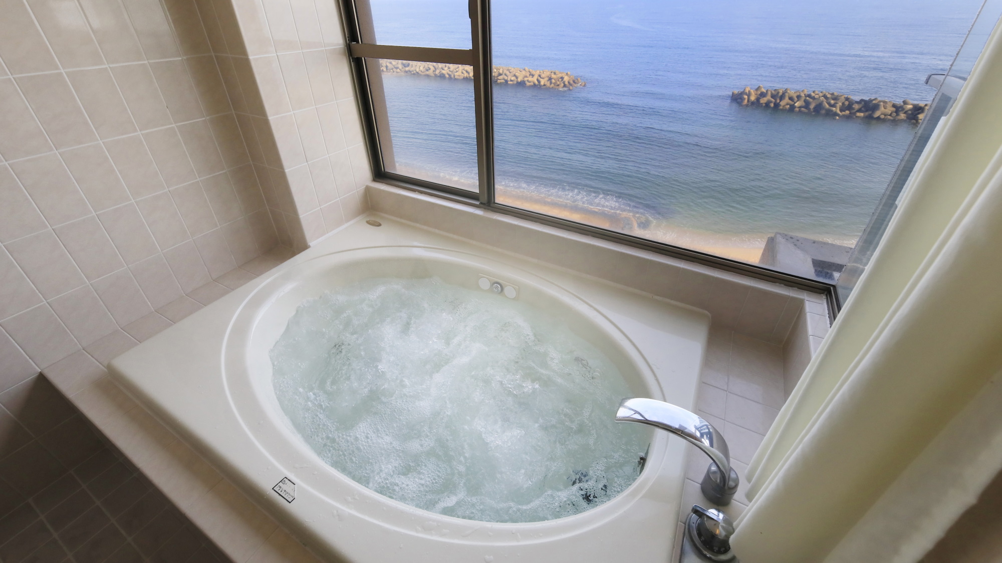 【露天風呂＆展望ジャグジー付き】和洋室ツイン／50㎡（一例）