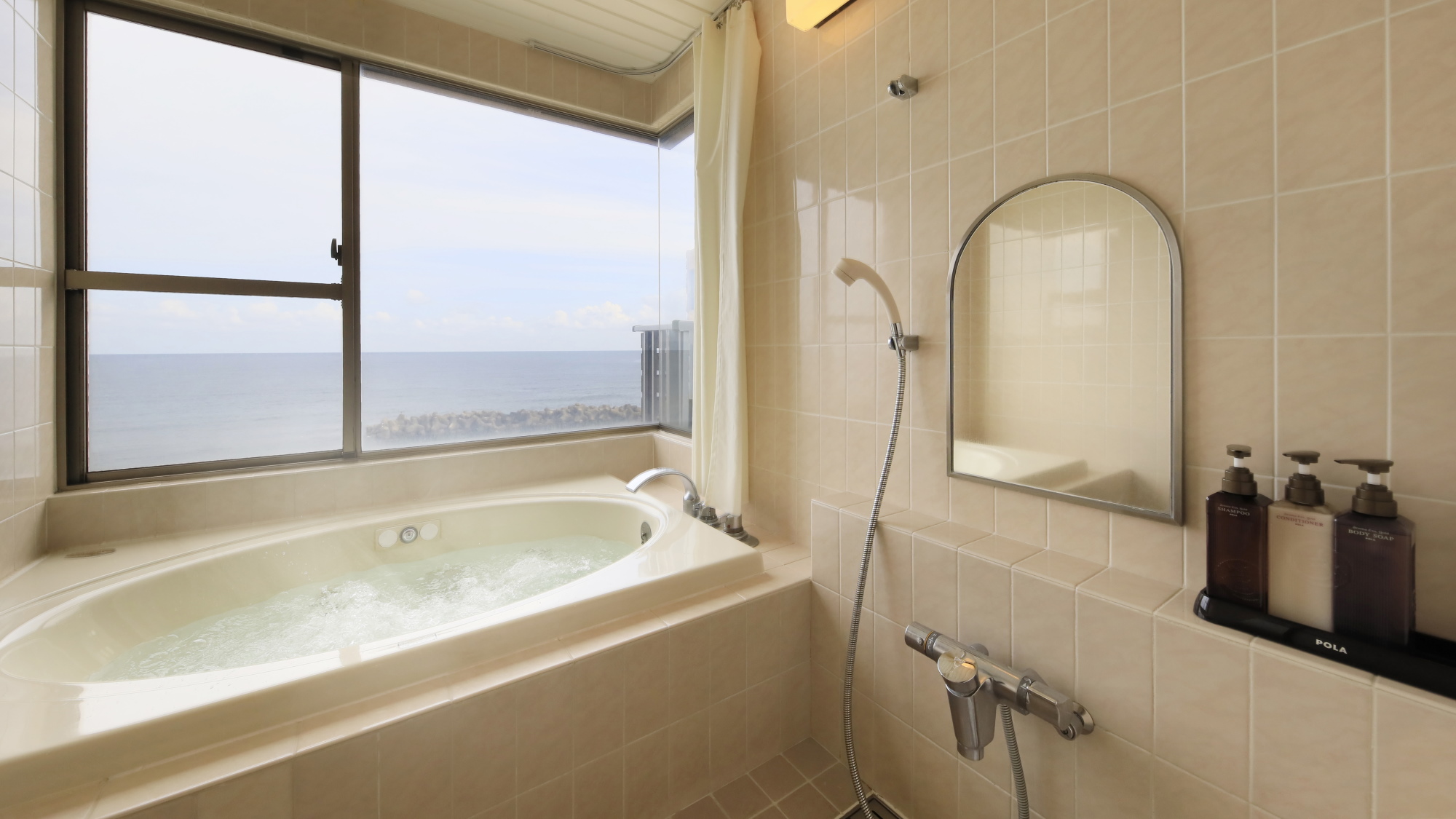 【露天風呂＆展望ジャグジー付き】和室8畳（一例）