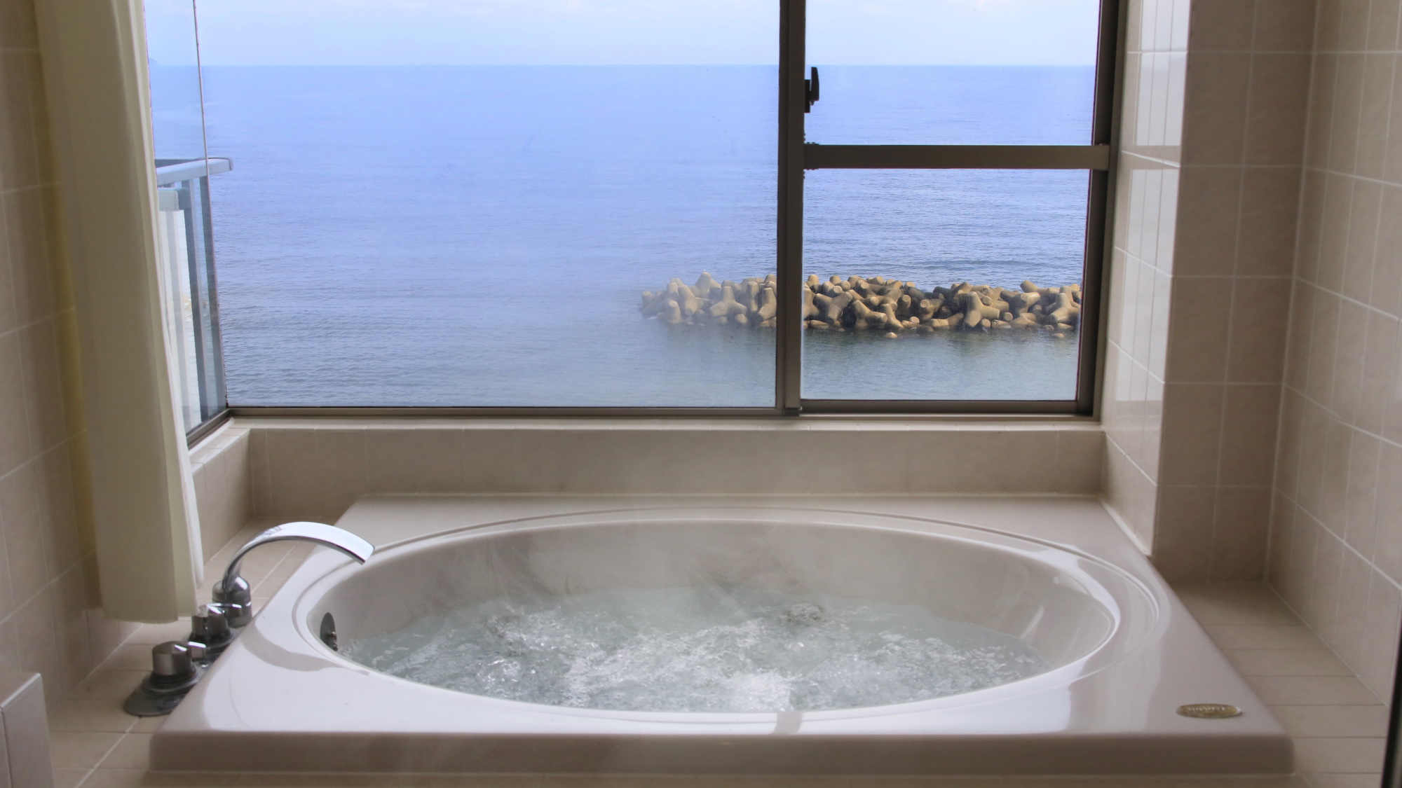 【展望ジャグジー付き】和洋室ツイン／50㎡（一例）