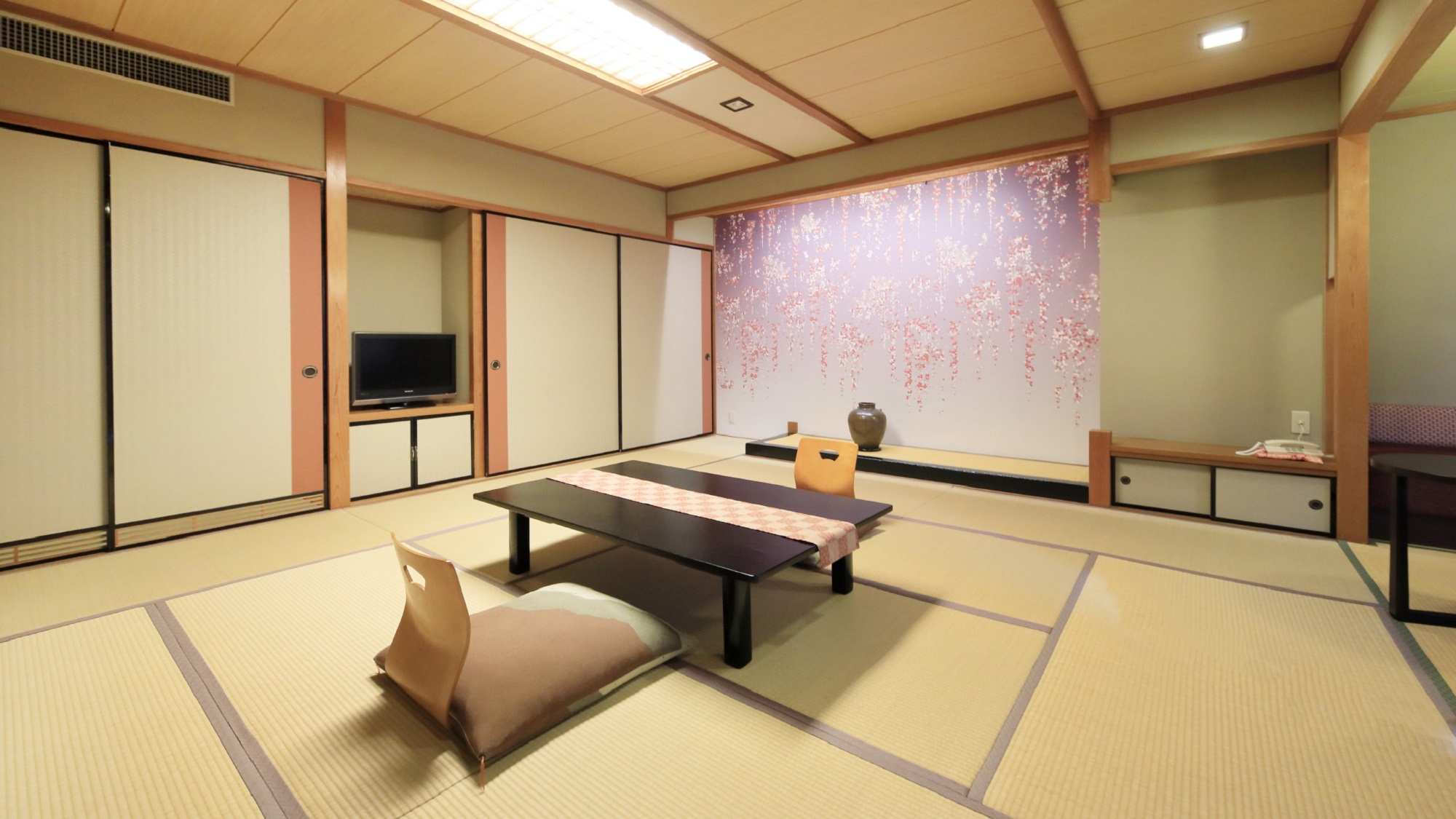 【露天風呂＆展望ジャグジー付き】和室13畳（一例）