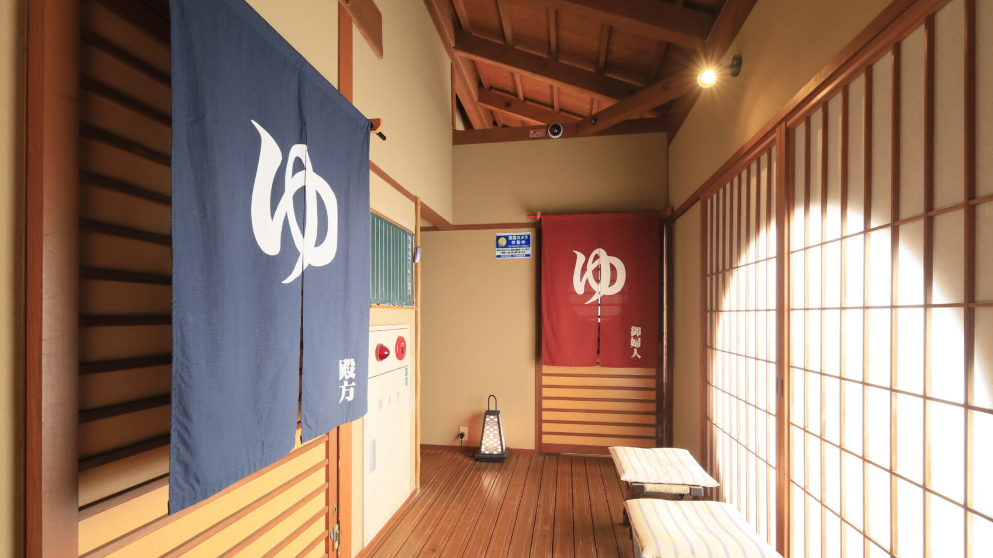 【露天風呂棟】エントランス