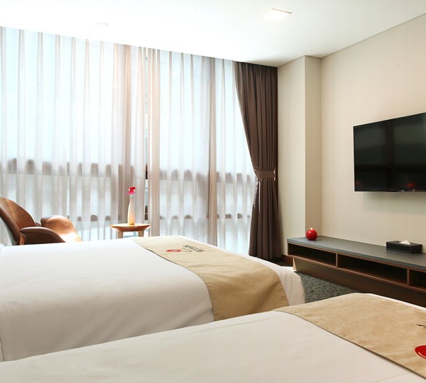 【デラックスツイン】　30.9㎡　ベッドルーム