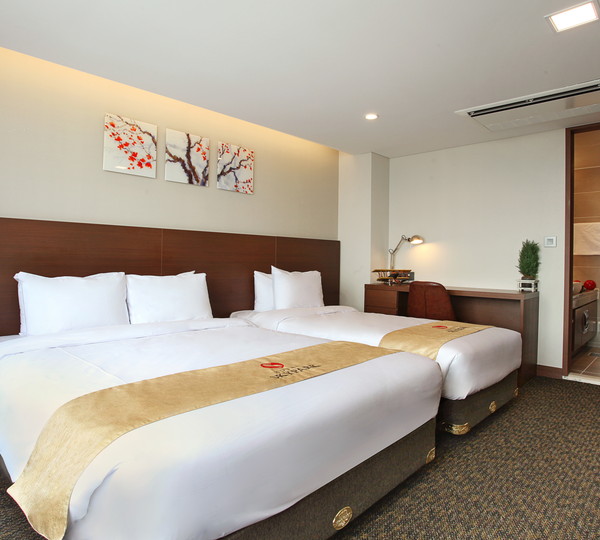 【デラックスツイン】　30.9㎡　ベッドルーム