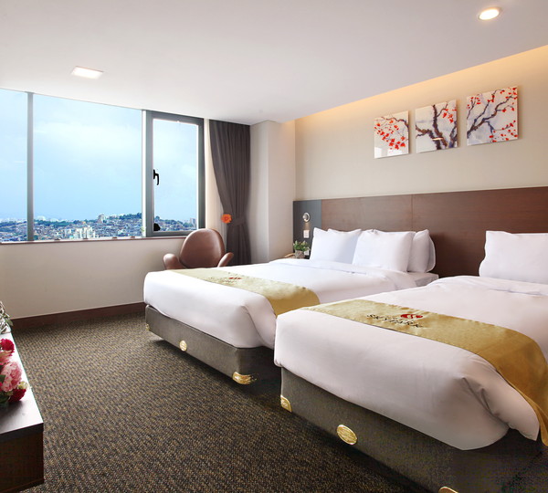 【デラックスツイン】　30.9㎡　ベッドルーム