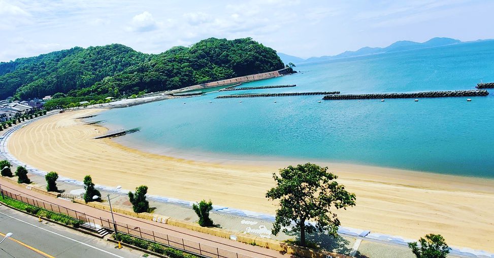 当館目の前の「人魚の浜海水浴場」