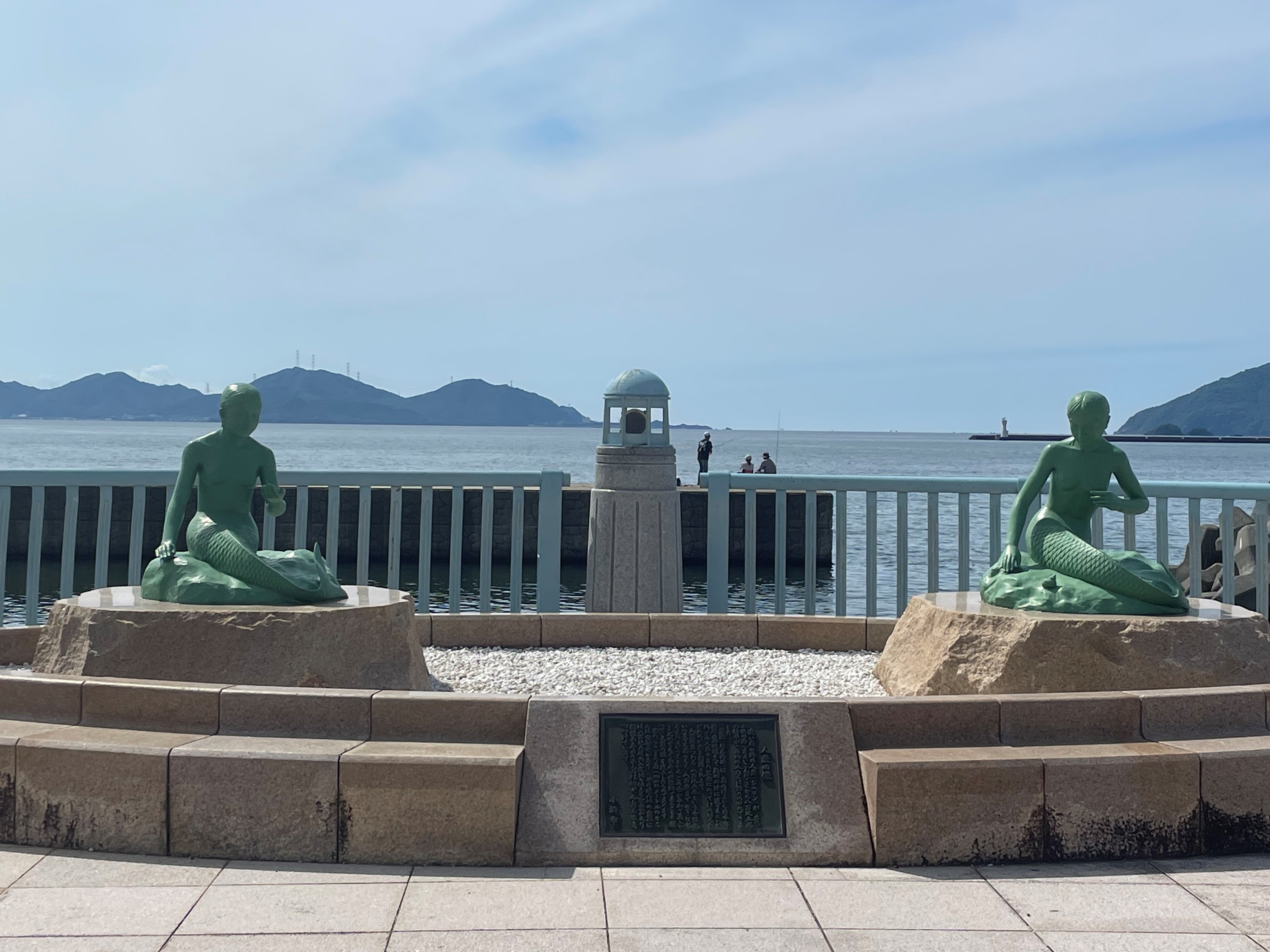 【人魚の像】2体の人魚の像が建ち、人魚伝説が残る小浜市の観光名所