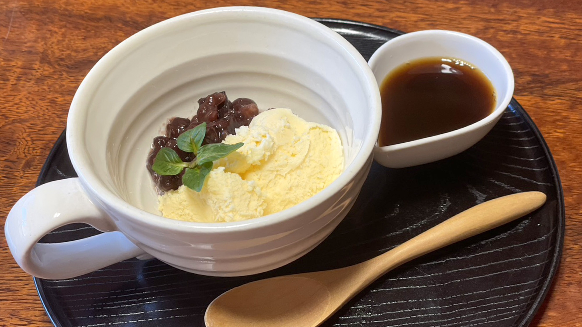 【女子旅◆3名以上でお得】【朝夕二食付】四万温泉で癒しのひととき♪女性に嬉しい三大特典付き＜会場食＞