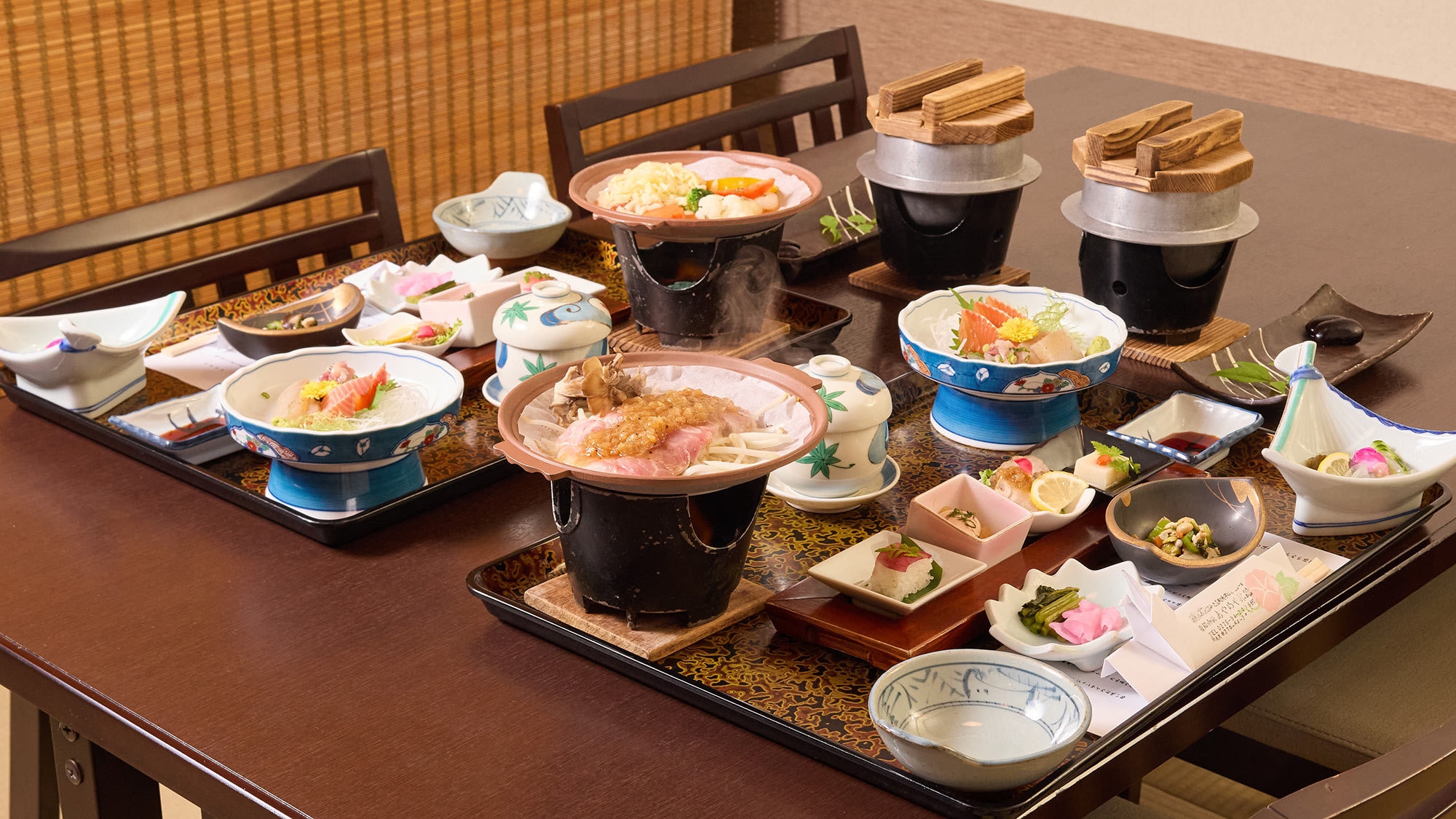 【朝夕二食付・グレードアップ】「上州牛」を味わう選べるメイン付♪夕食時ワンドリンクサービス＜会場食＞