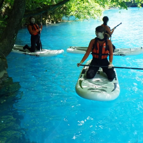 サーフボートをパドルで操る「SUP」体験！