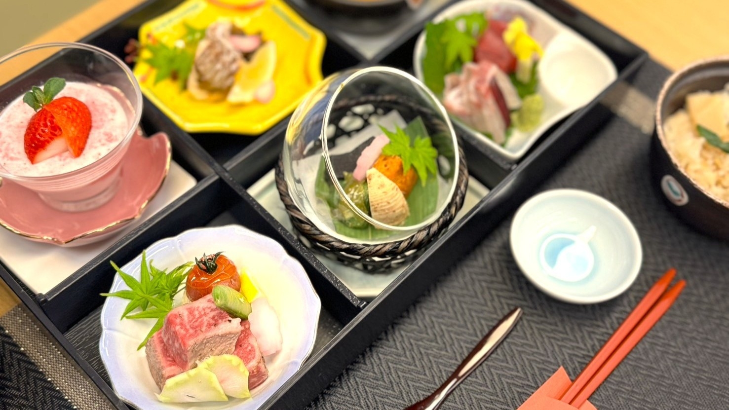 【期間限定】旬の味覚をお手軽に食す松花堂弁当　落ち着いて食事を楽しめるスタイル