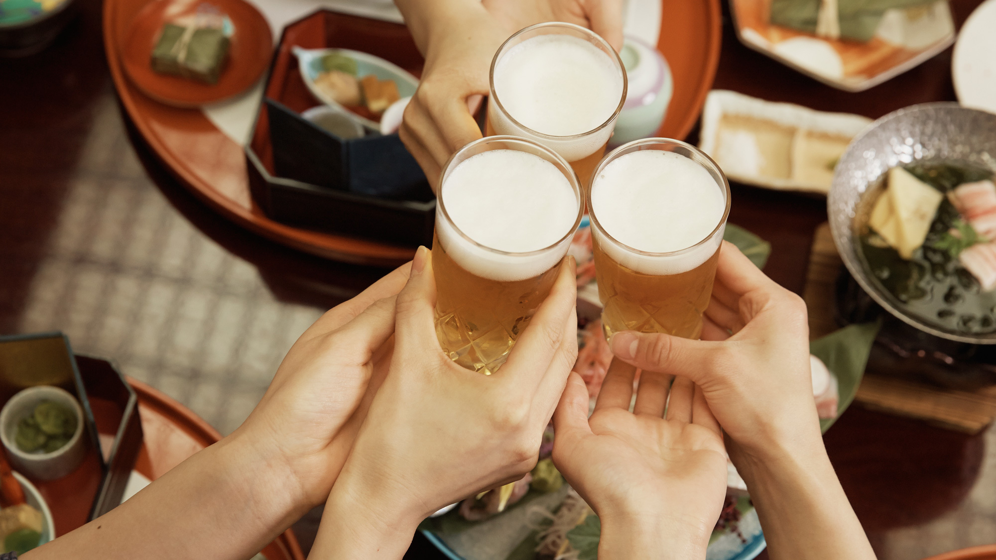 【飲み放題付き】終電も気にならない★温泉に入ってお泊まり宴会！