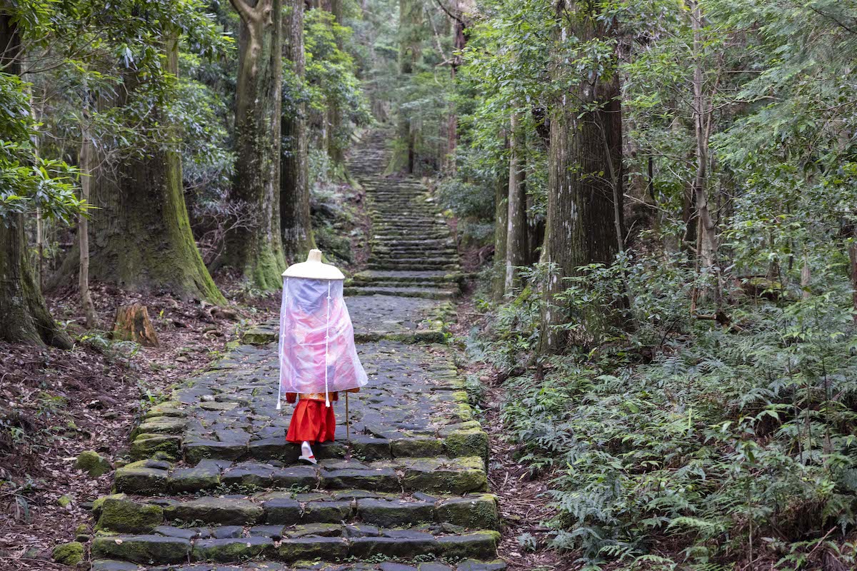 悠久の歴史を感じる石畳が残る大門坂