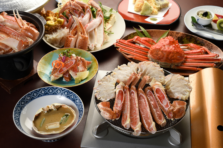 全館完全禁煙の宿　【夕朝食とも完全個室】絶景温泉露天風呂と「冬の味覚の王様」カニ尽くしフルコース