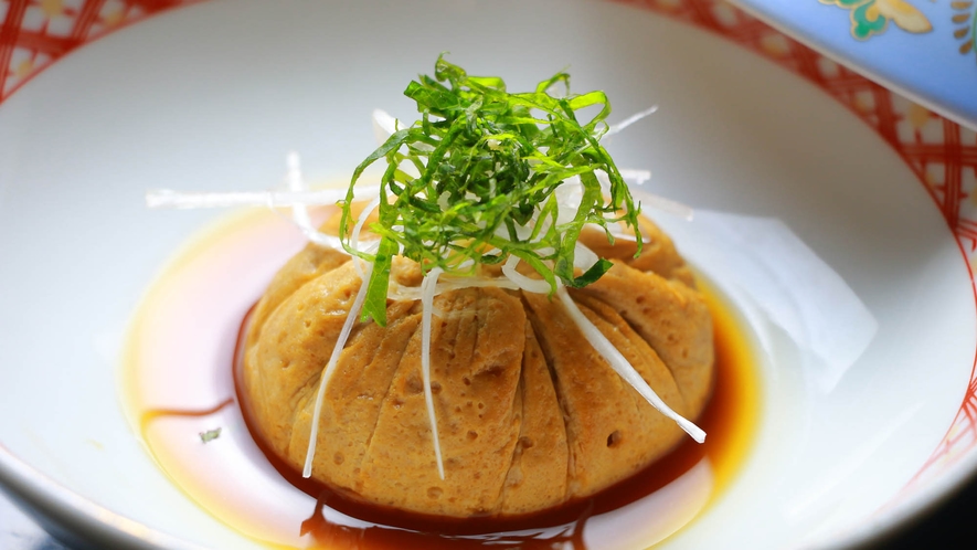 蓋物料理一例「うなぎ饅頭」