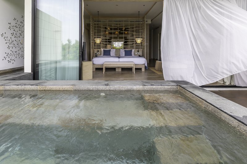 デラックス スカイプール スイート