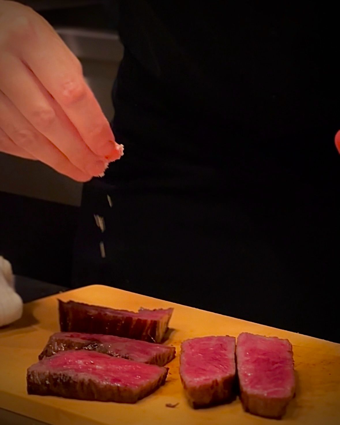 料理　メイン肉料理調理風景