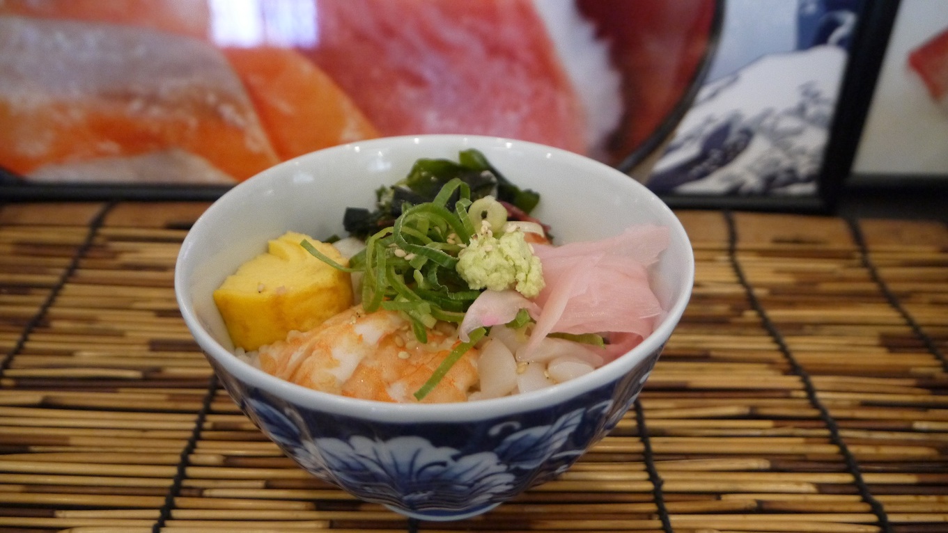 朝食（セルフ海鮮丼）