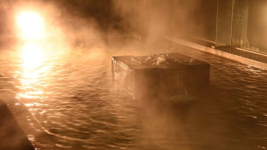 ゆったり過ごせる和風呂【白鷺湯】は１３００年の間こんこんと湧き出る、源泉かけ流しのお風呂