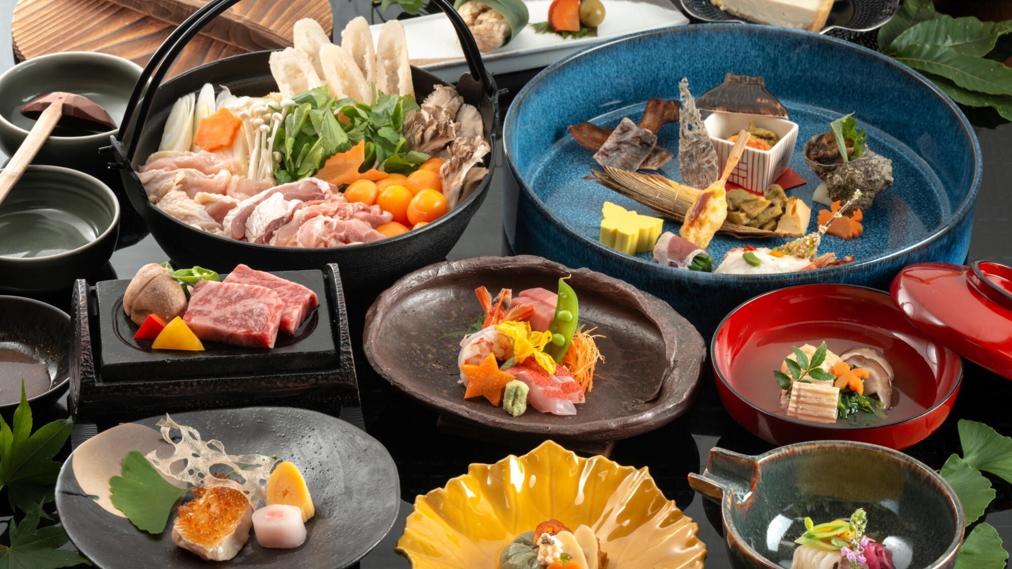 ■夕食一例｜A5秋田ブランド黒毛和牛『錦牛』の陶板焼きと秋田の味を愉しむ鍋料理（きりたんぽ鍋）※一例