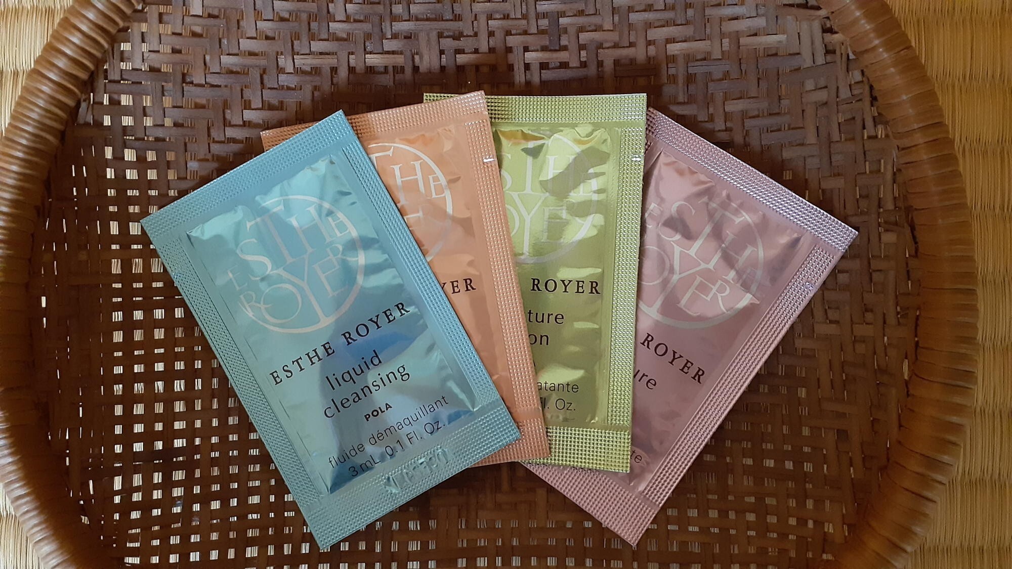 ■女性のお客様限定で、スキンケア用パウチをお部屋にご用意。※ご予約内容より性別が確認できる場合に限る