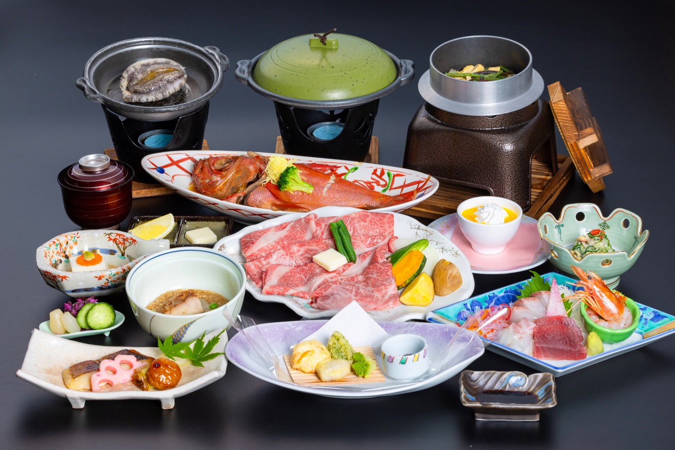 A4ランク和牛のすき焼きと金目鯛の姿煮付け、あわびの焼き物！豪華絢爛「関所会席」プラン 1泊2食