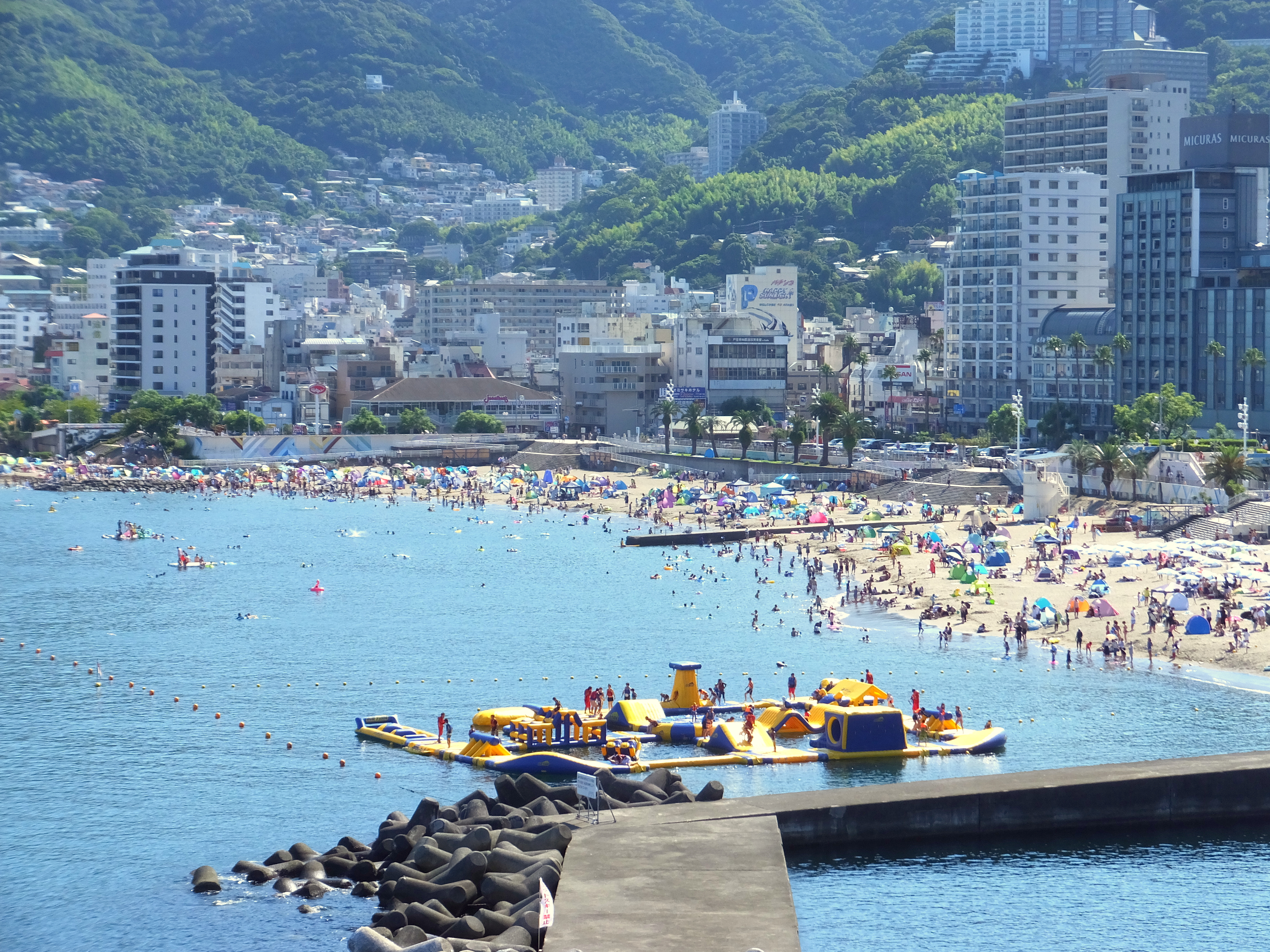 海水浴場「熱海サンビーチ」までは当館より徒歩５分！