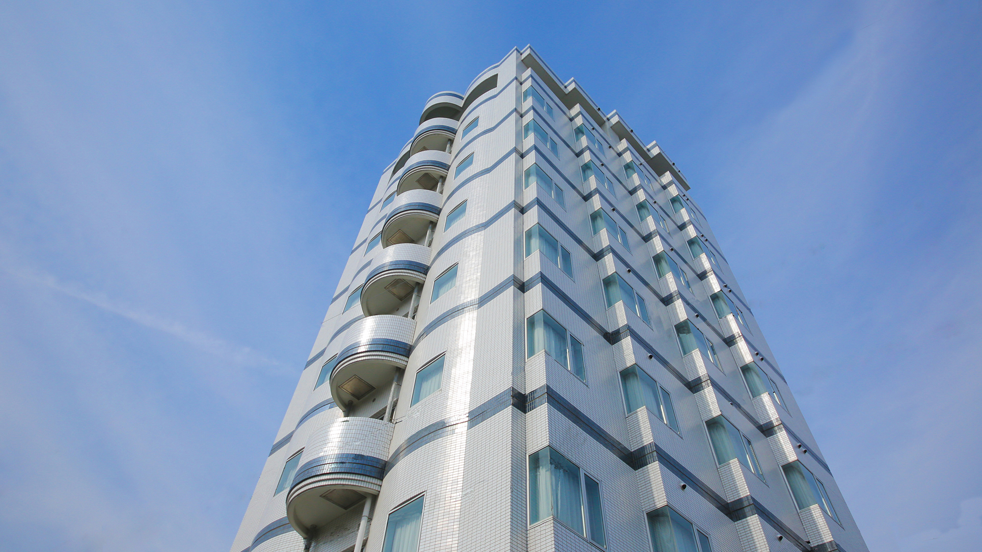 ■ホテル明治屋■駐車場１泊500円。大型車もOK