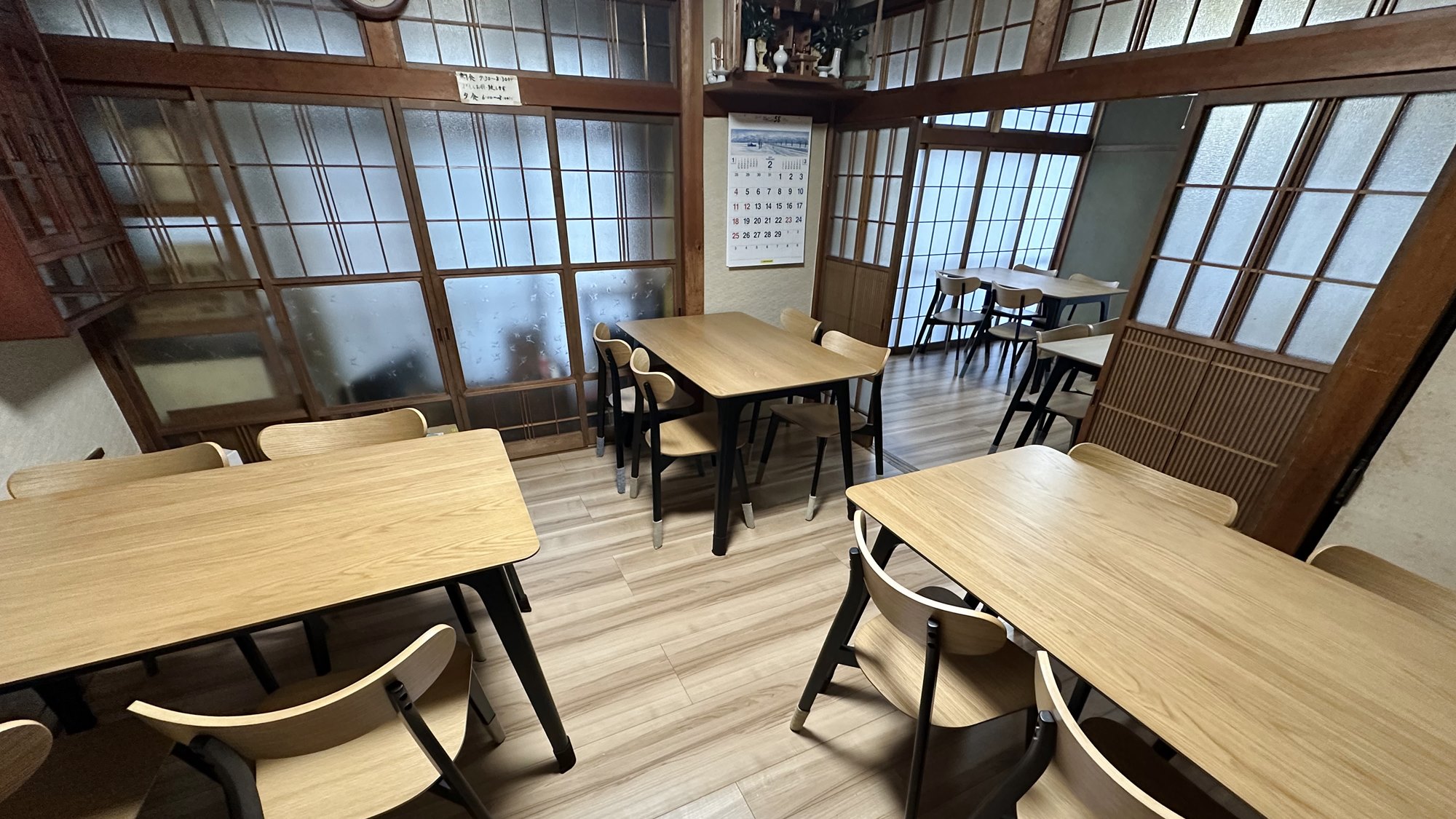 *【お食事処】夕食、朝食共にこちらでご用意致します。