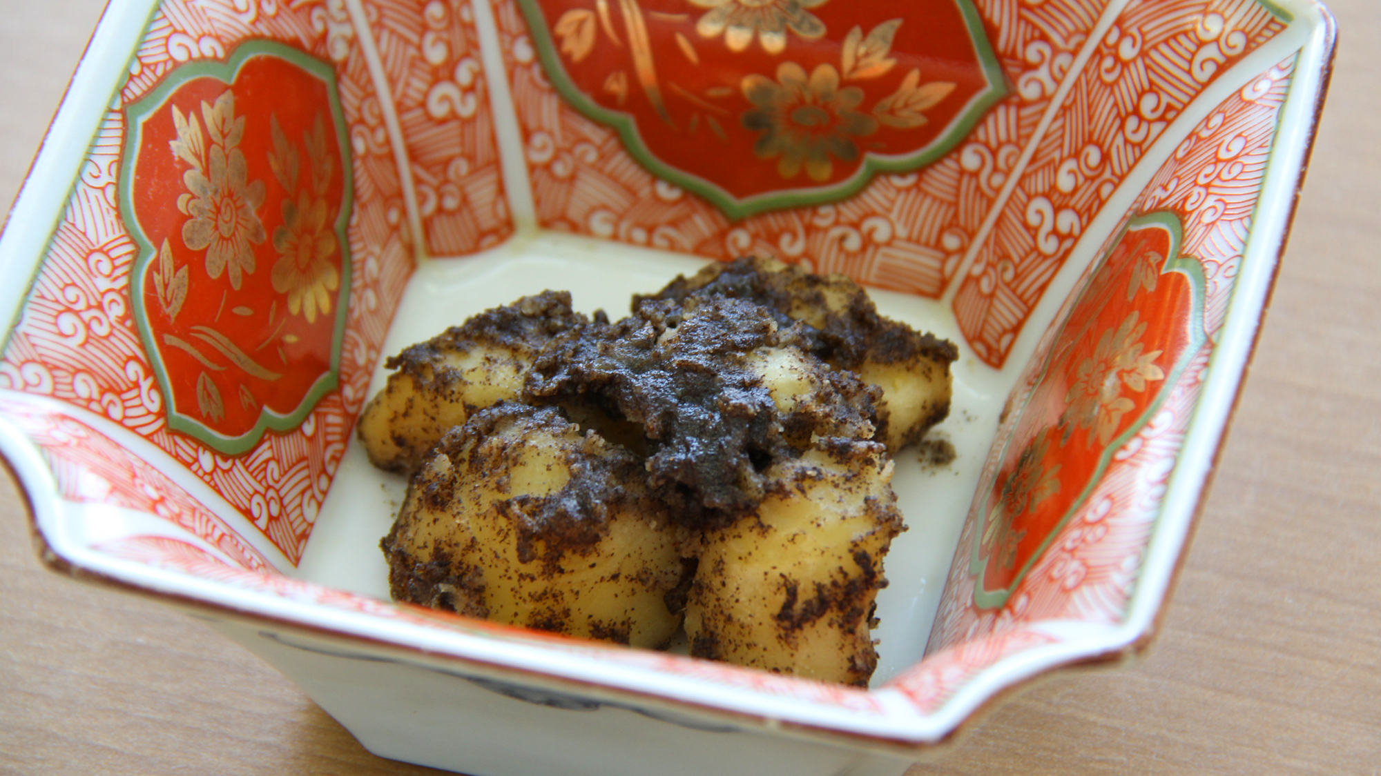 【じゃがいものえごま和え】飛騨えごまパウダーをたっぷり使い、ほんのり効いた甘辛さで箸が進みます♪