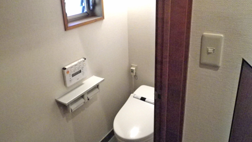 *共同スペース/ツインはバストイレ付、ダブルはバストイレ共同となります。
