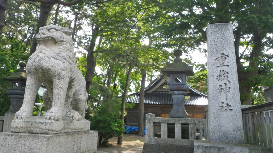 *周辺【重蔵神社】/参道は露店がずらりと並ぶ朝市通りや、河井本町通りにつながっています。