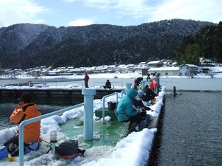 余呉湖のワカサギ釣り