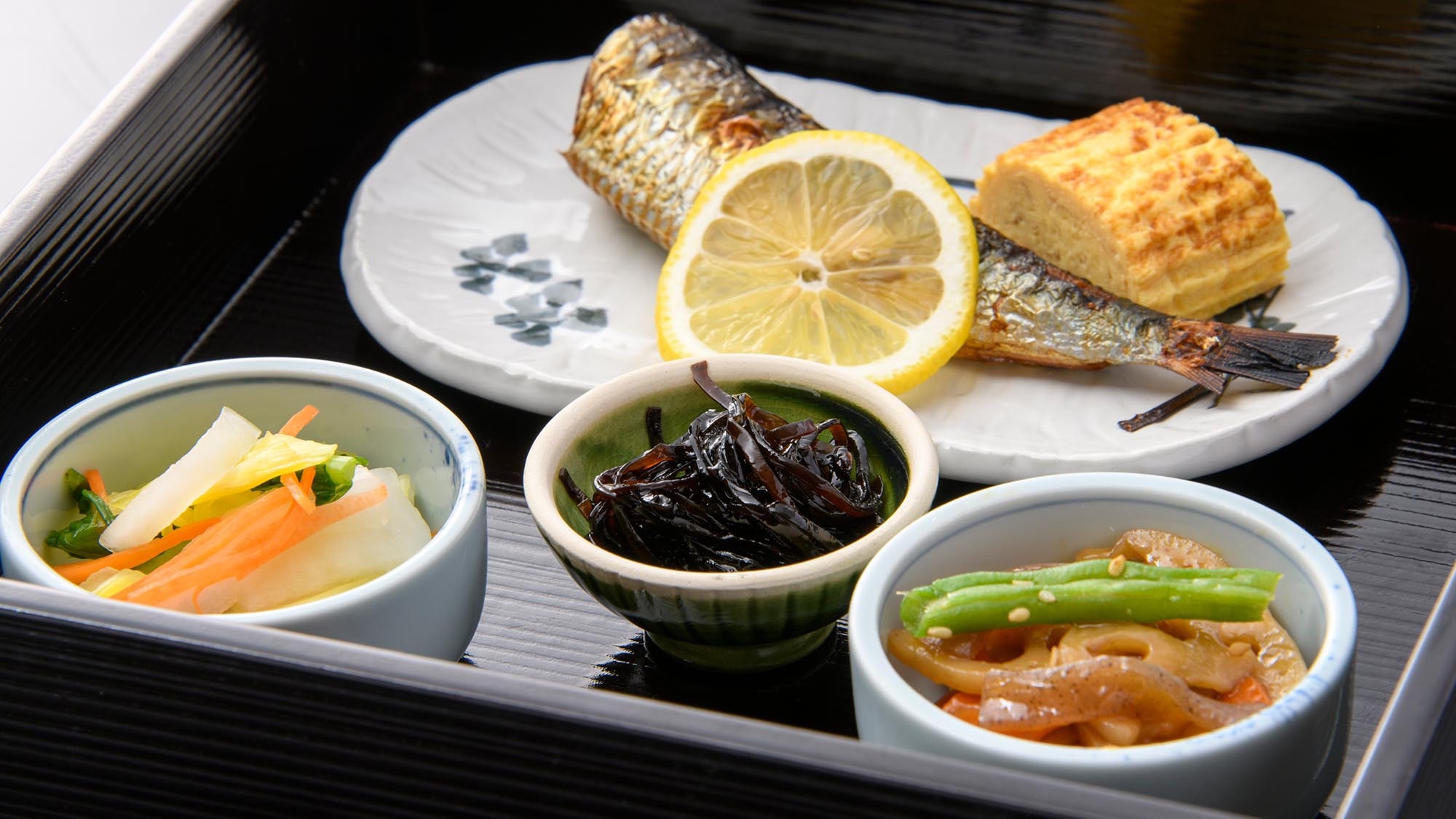 【朝ごはん付】源泉かけ流しの宿・焼き魚や温泉卵が付いた和朝食《夕食なしプラン》／セルフサービス