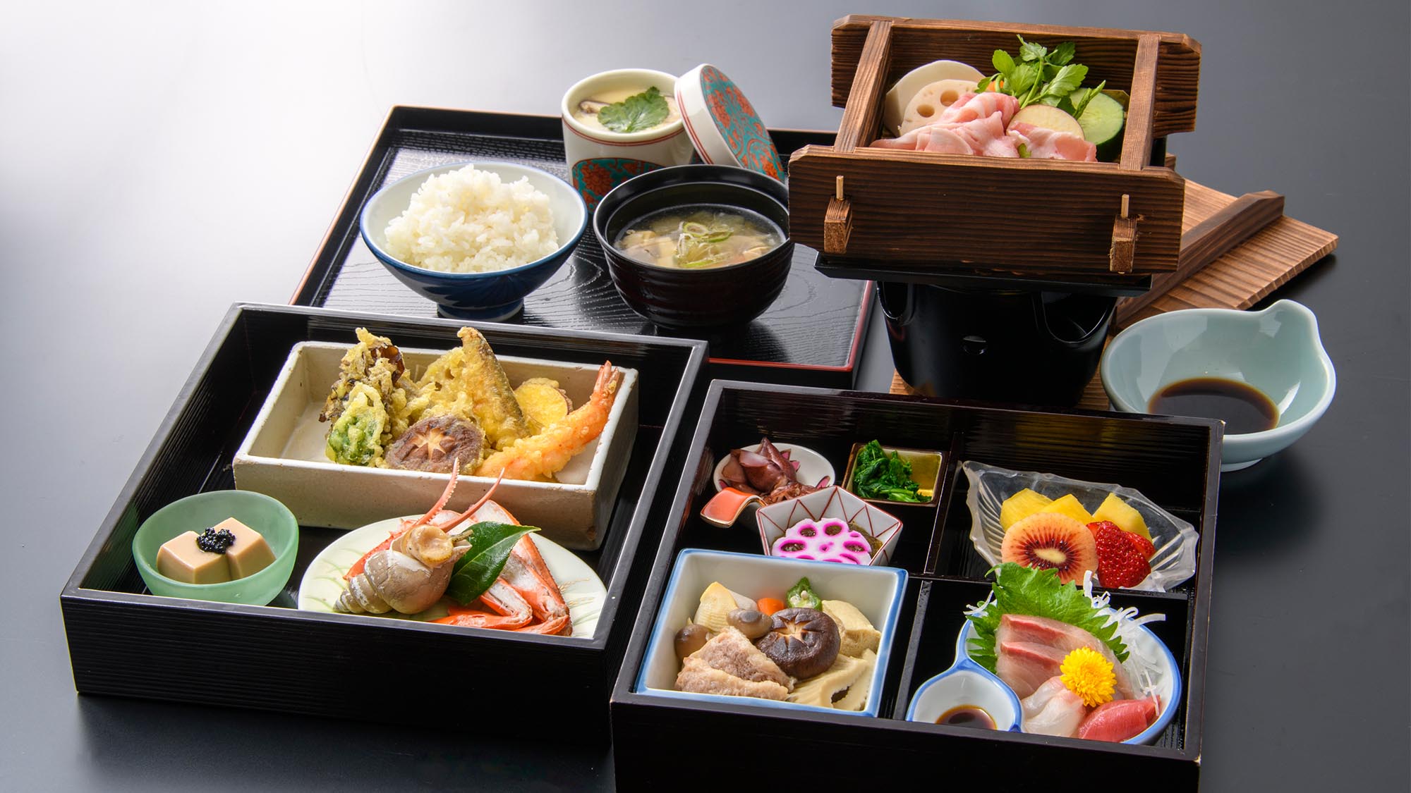 せいろ蒸し付湯治弁当・夕食一例／お部屋へお届けします　※写真はイメージ