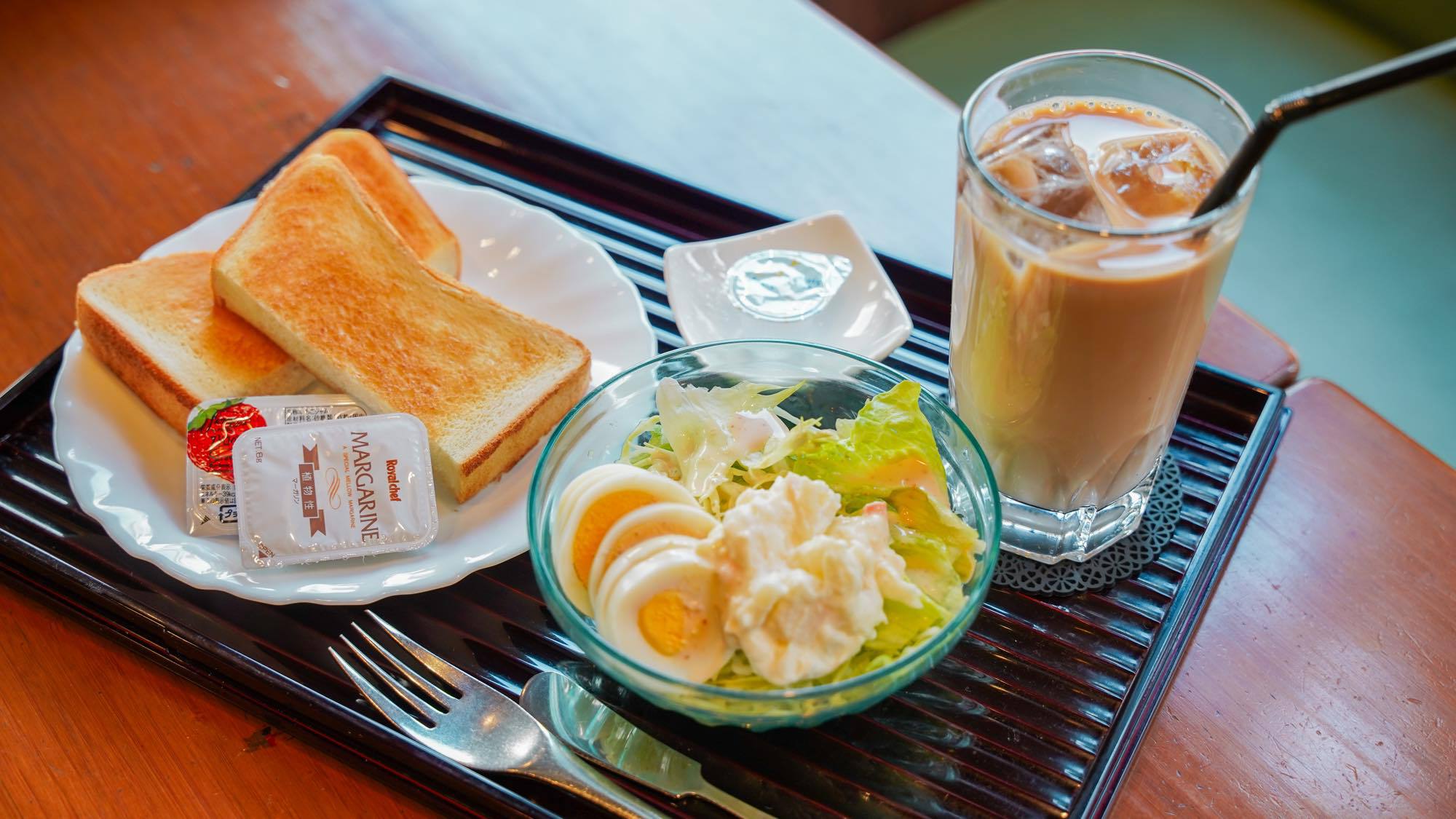 朝食一例◇トースト（サラダ付）◇