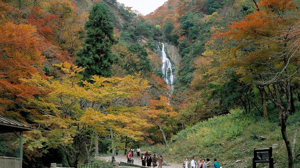 神庭（かんば）の滝◆車で約90分