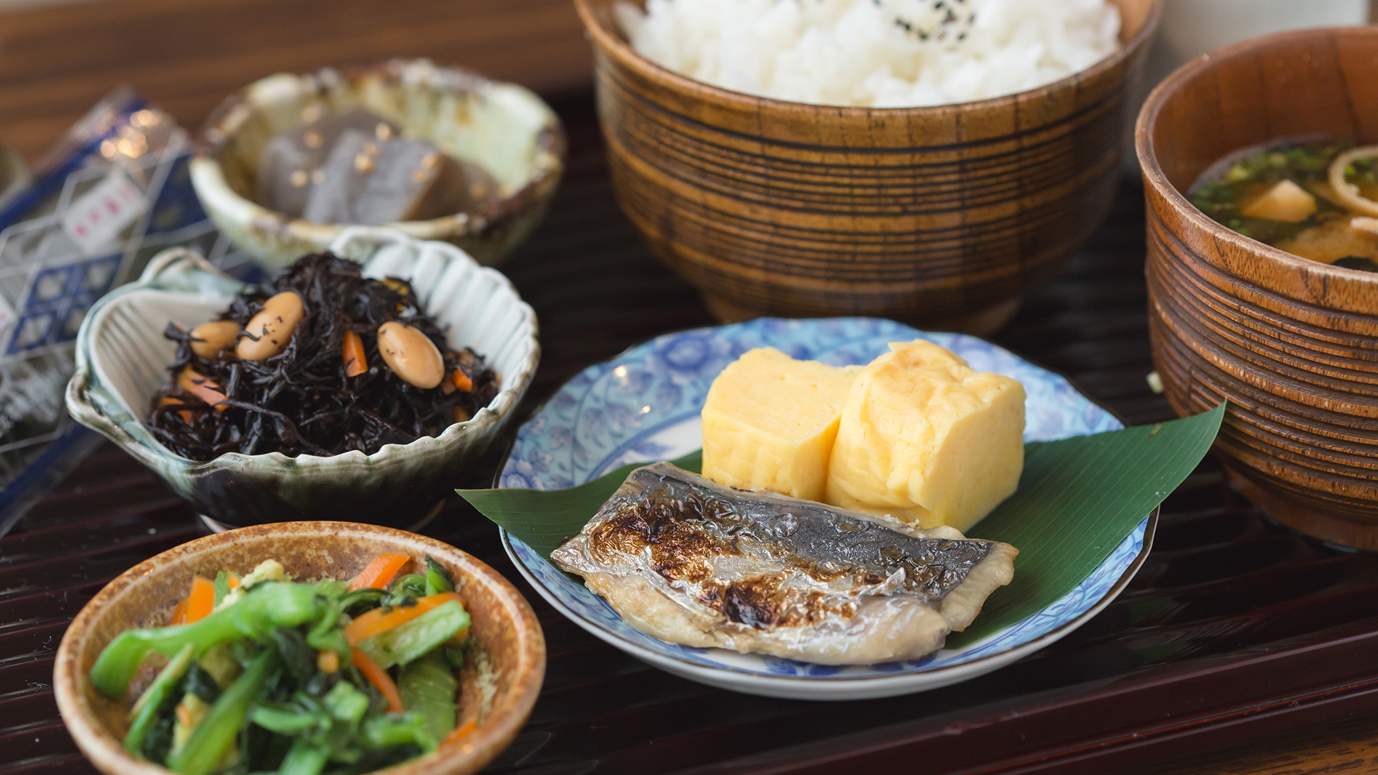 朝食イメージ【お魚と惣菜の和定食】