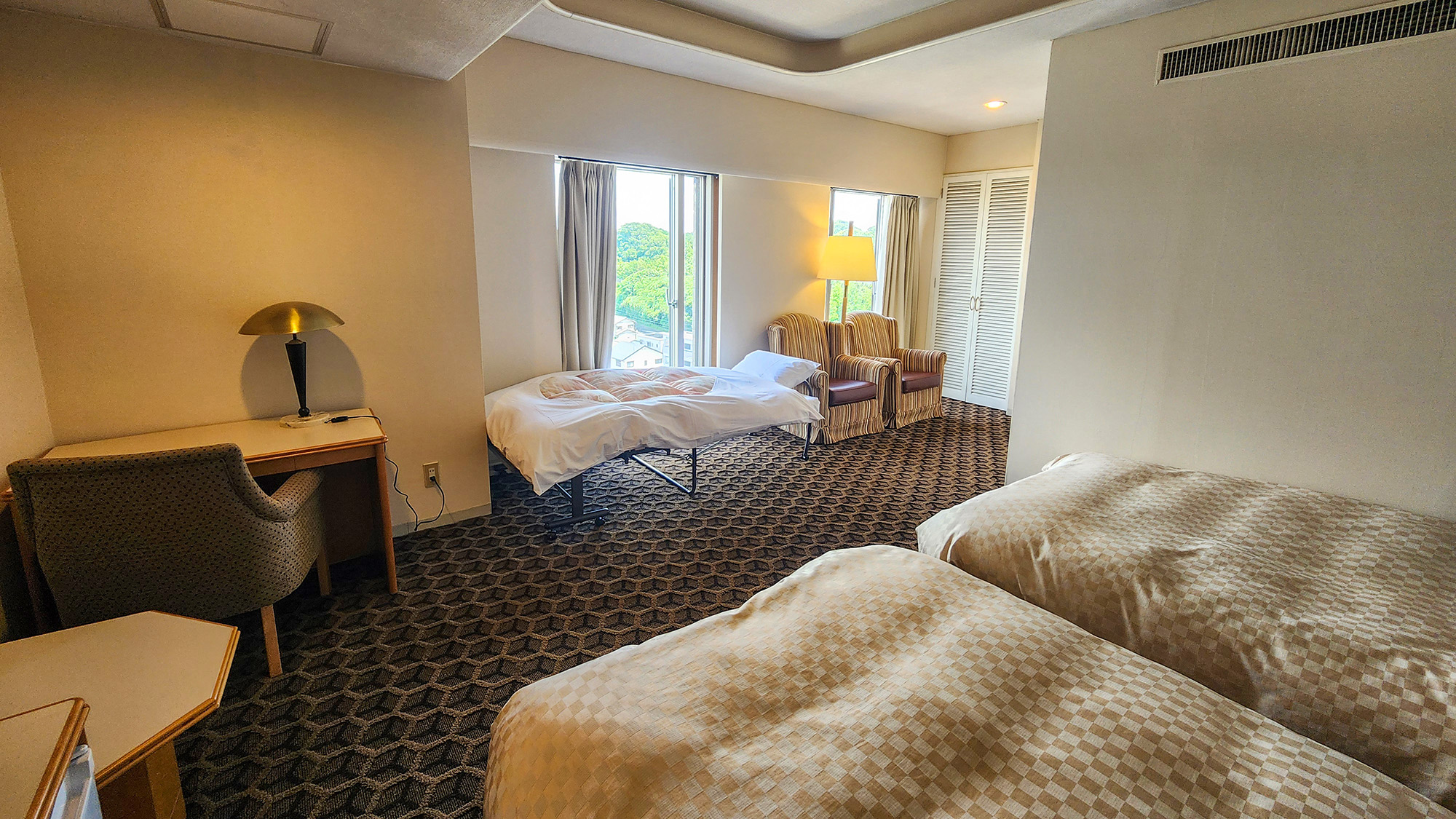 デラックスツイン