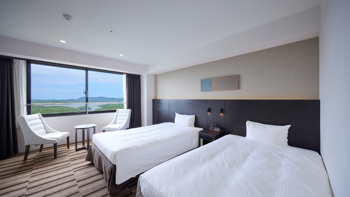 クラシックツインオーシャンビュー バストイレ洗面別 36平米