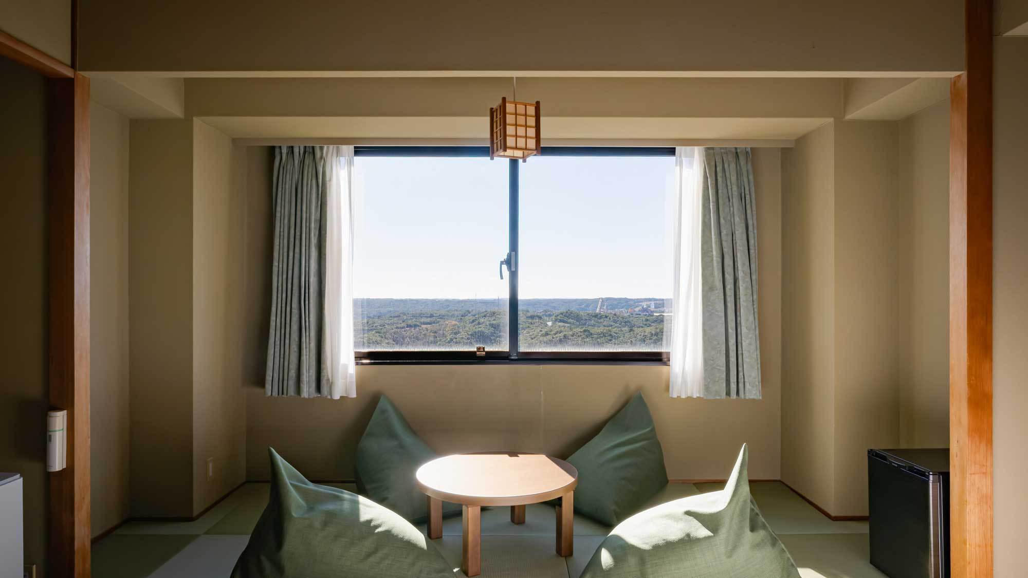 和モダンファミリールーム ベッド2台+布団 布団敷きセルフサービス UB 36平米