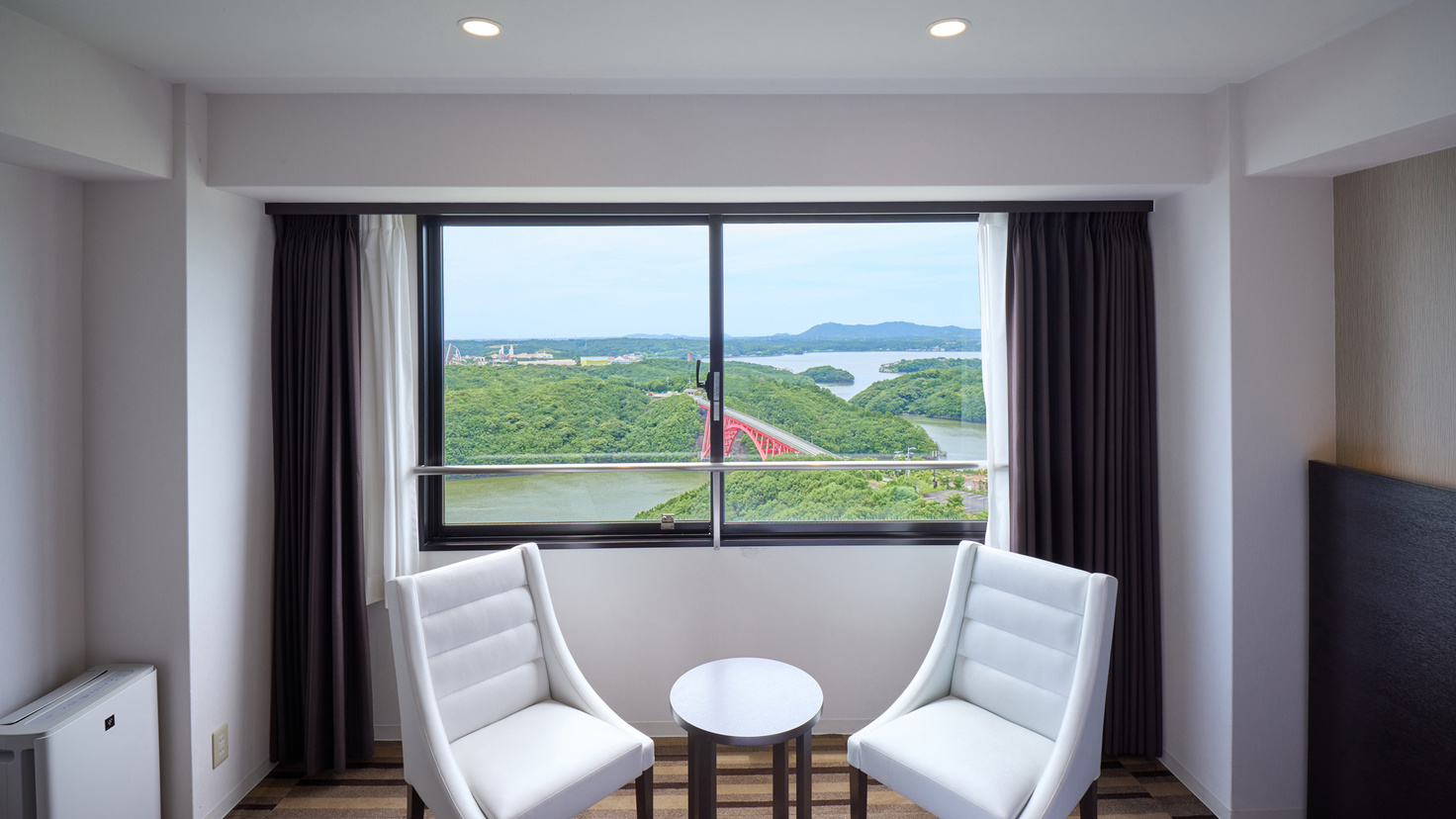 クラシックツインオーシャンビュー バストイレ洗面別 36平米