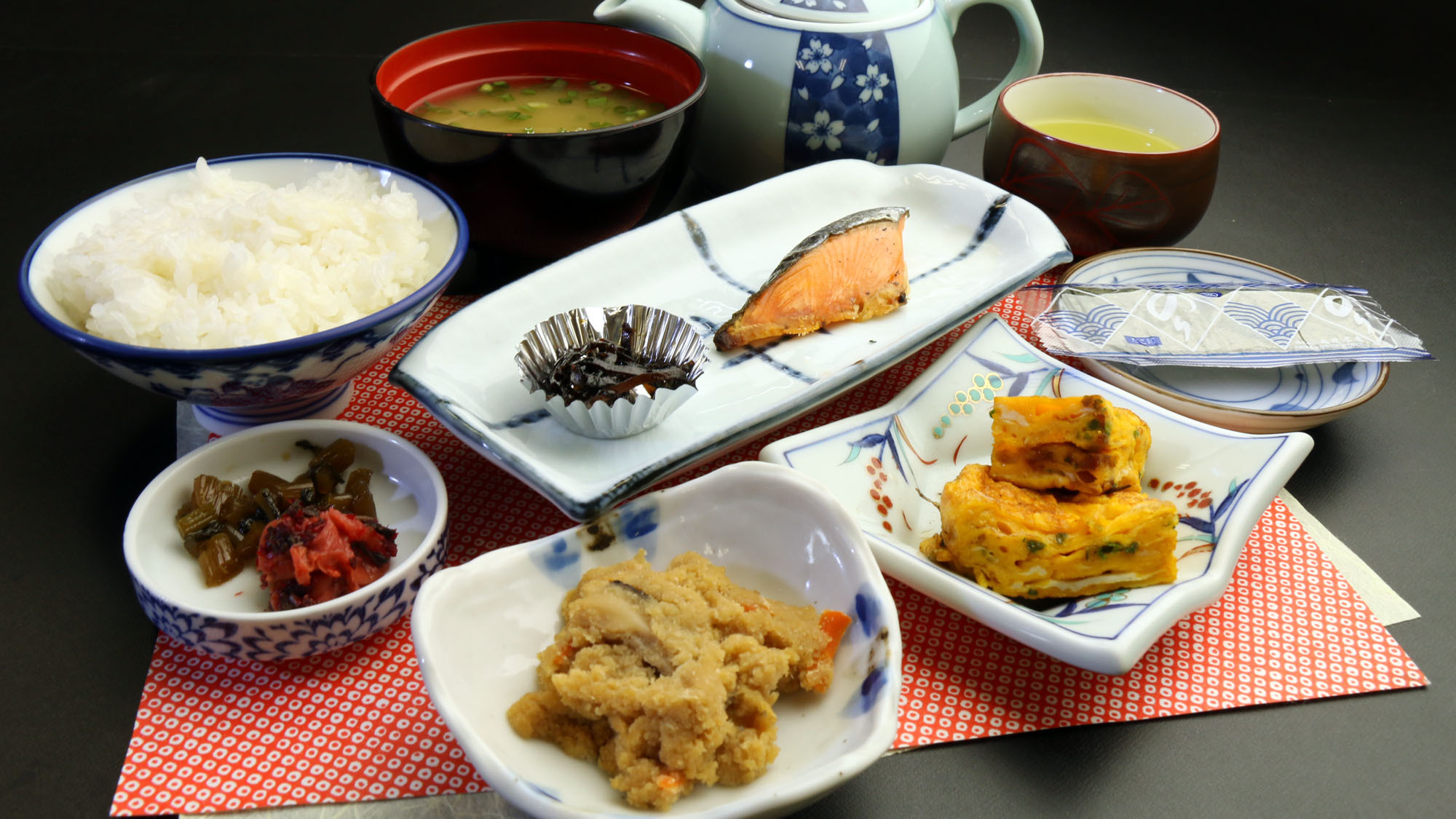 【朝食付き】ビジネス・観光にもおすすめ！朝食付夕食無プラン【事前連絡で人気店の予約代行もいたします】