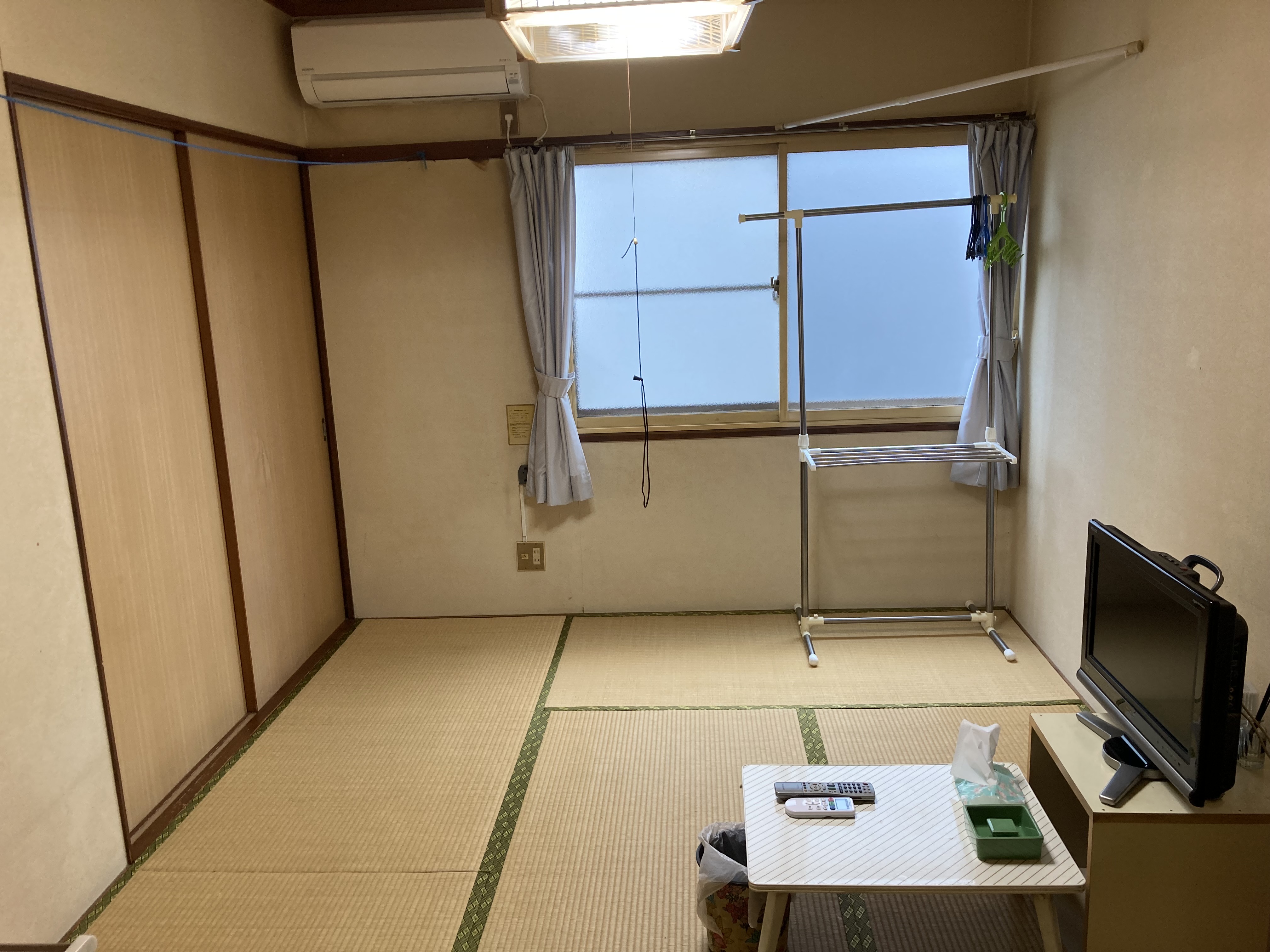 【喫煙和室】4.5畳～6畳　