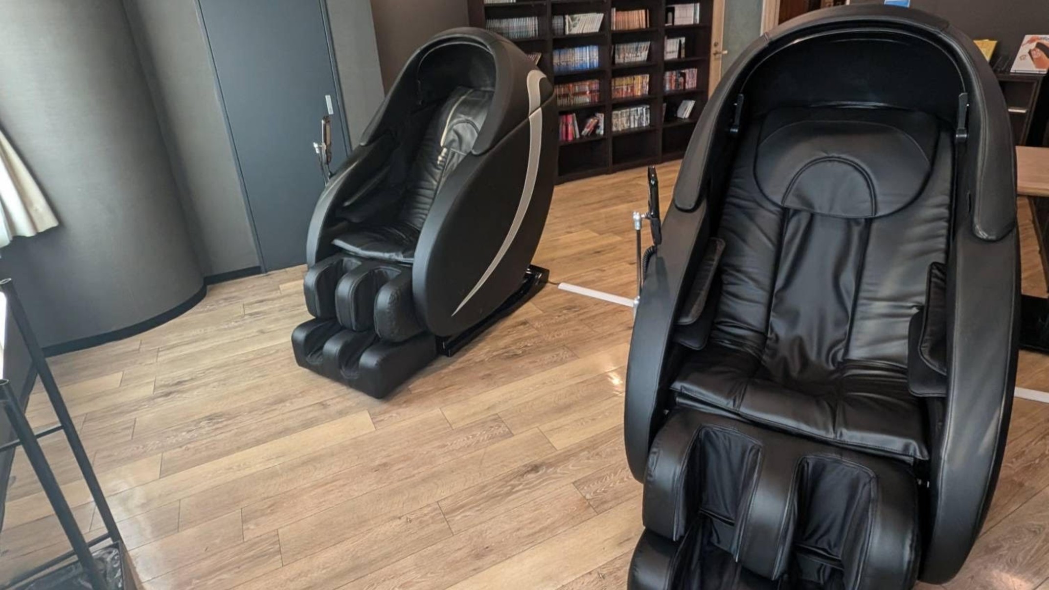 無料マッサージチェア（6F）