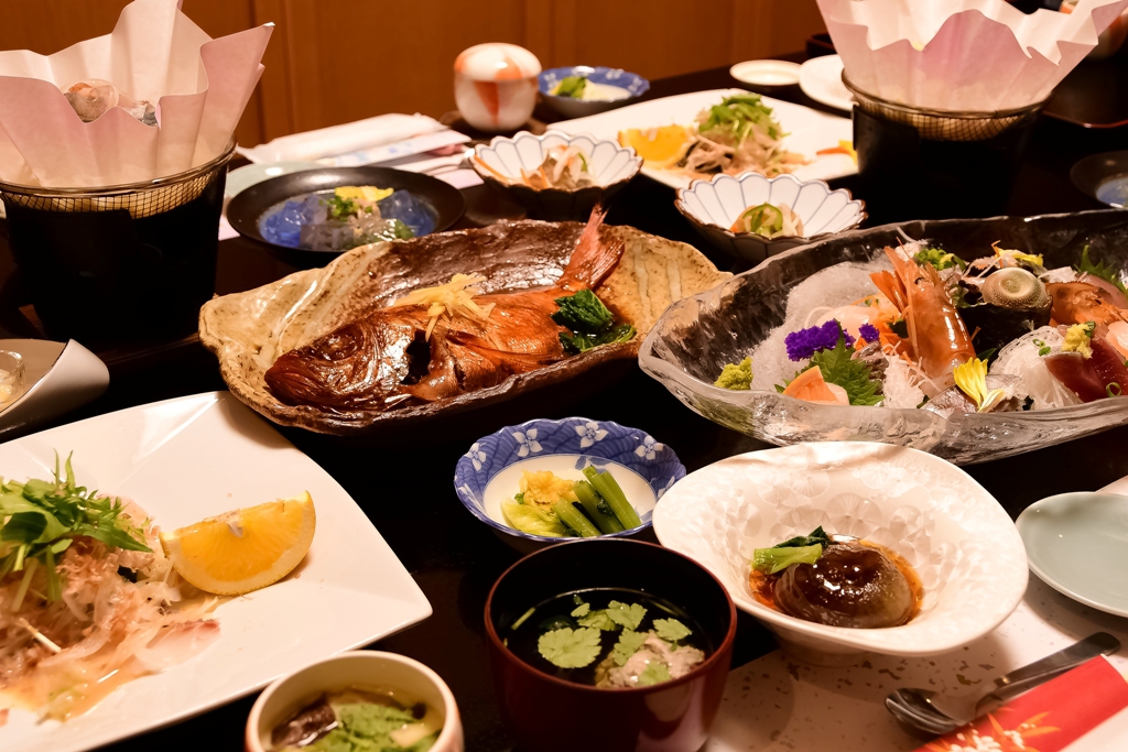 【夕食のみ】2名から金目鯛の煮付け付！勝浦の磯料理と4種類のお風呂で温泉満喫！