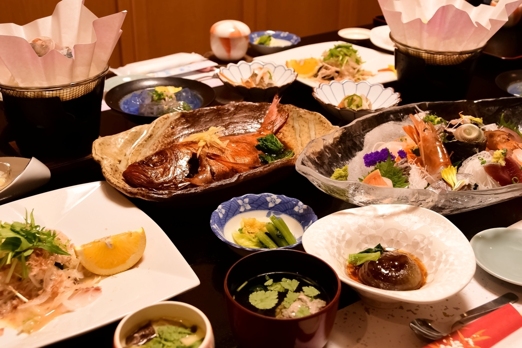 【LUXDAYSセール】2名から金目鯛の煮付け付！勝浦の磯料理と4種類のお風呂で温泉満喫