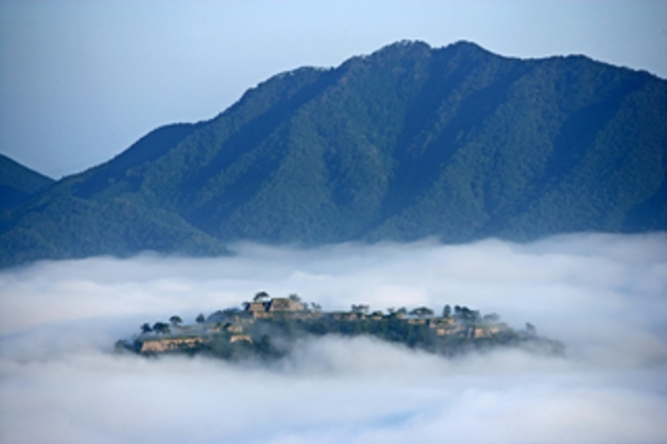 極上の雲海の竹田城