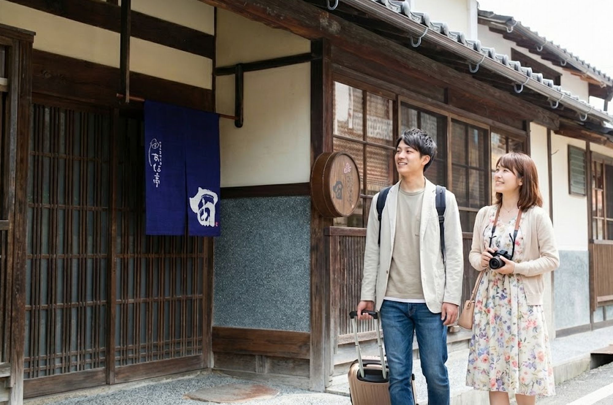 温泉付き「宙」の棟70㎡和洋室。明治の古民家をおしゃれに改装。