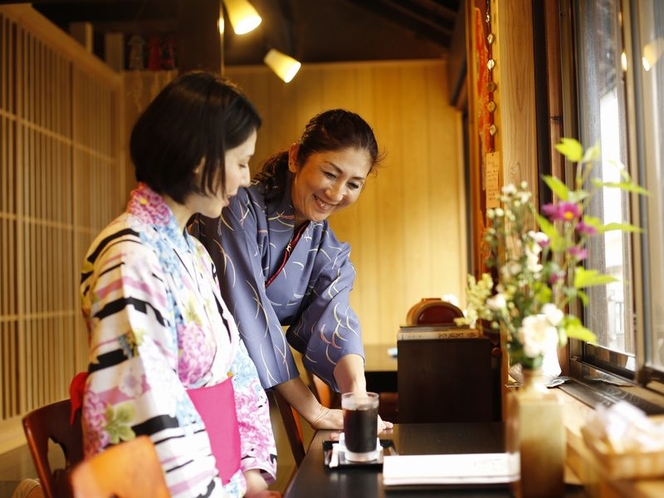 食事場所竹田町屋「寺子屋」の2階席から竹田城が望めます。