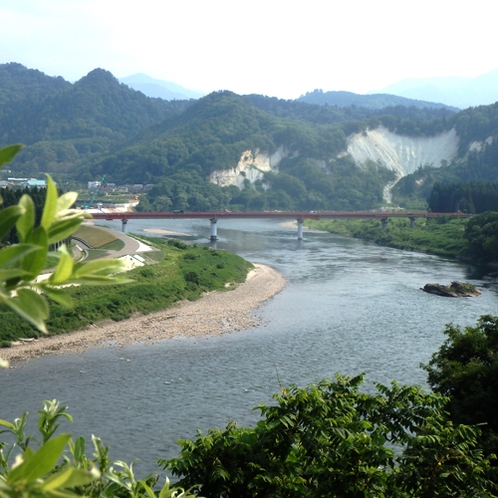 *ゆったり流れる川と緑豊かな自然に癒されます♪